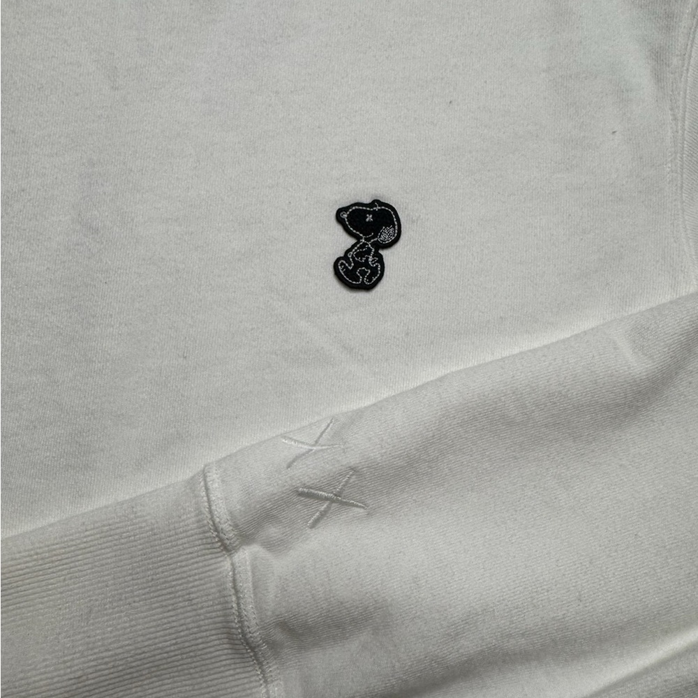 👟 UNIQLO‎ x KAWS x Peanuts Sweatshirt 🤍 Snoopy Minimal Graphic Crewneck 👟 - Picture 2 of 5